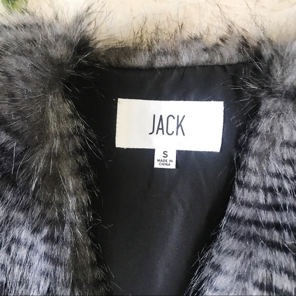 ITEM IS SOLD - NWT BB Dakota fur vest - Picture 4 of 8